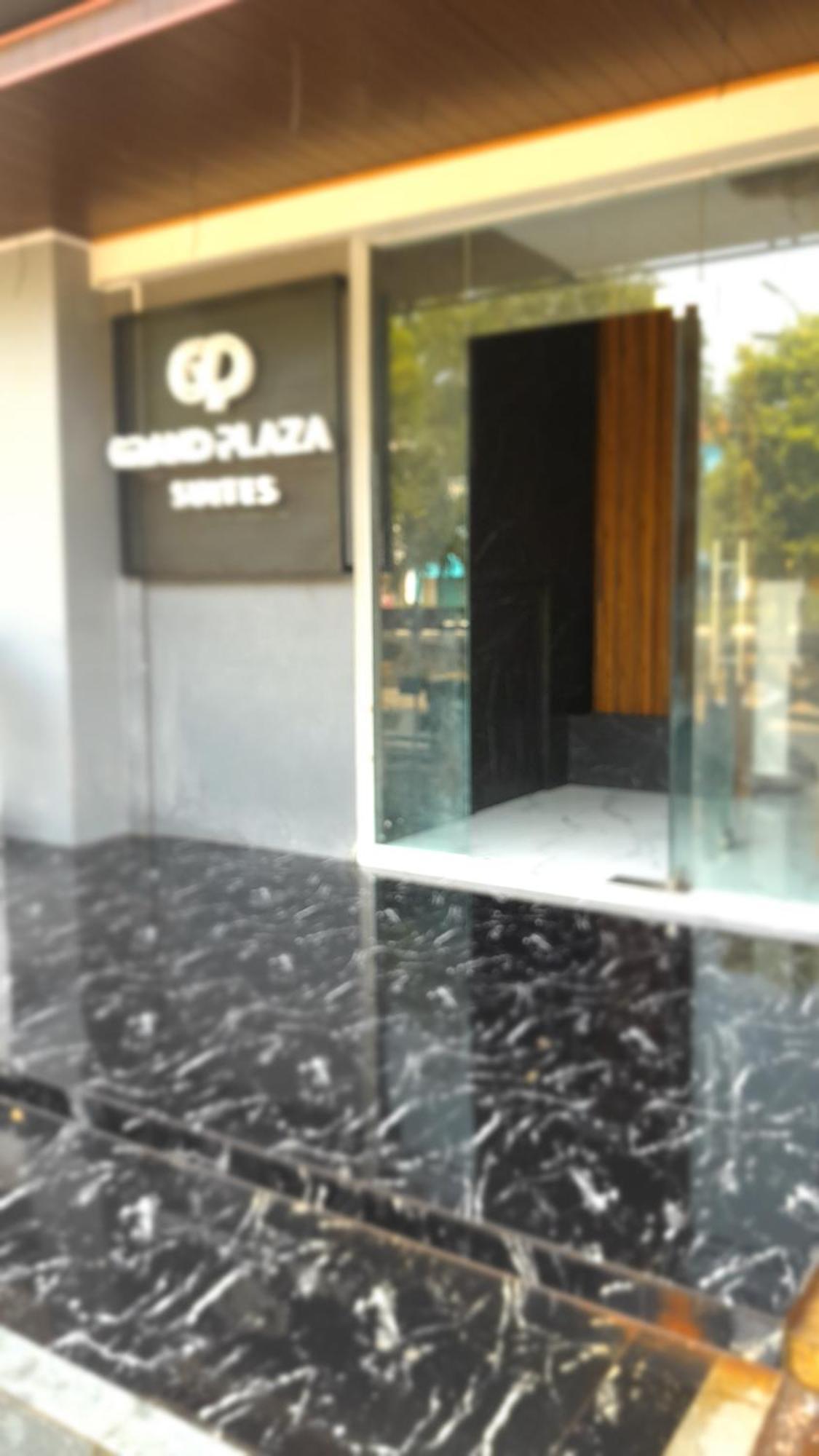 Grand Plaza Hotel 2*